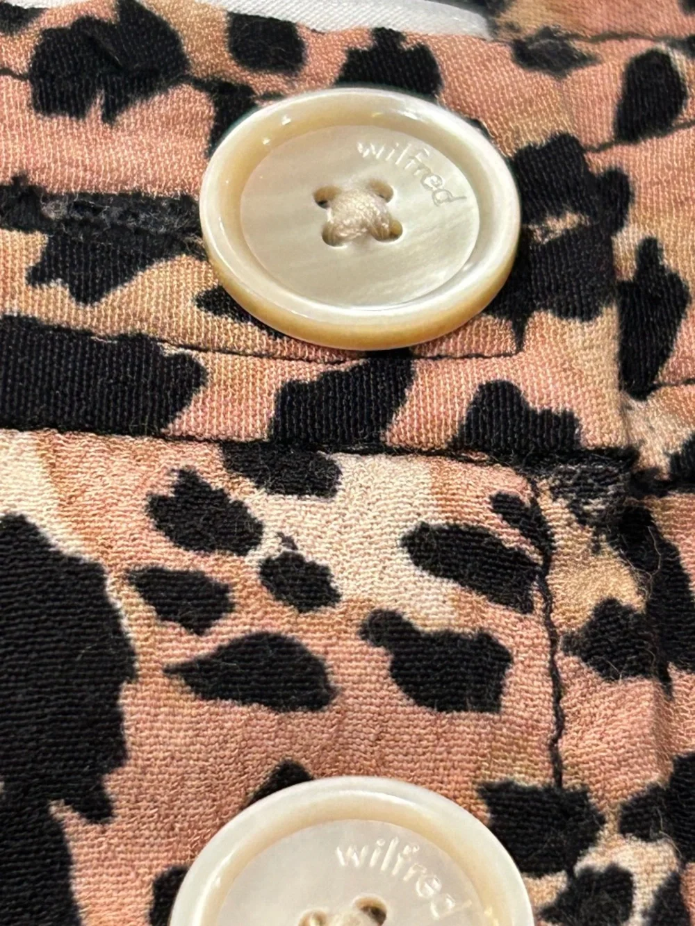 Wilfred Aritzia Amelie Leopard Print A-line Midi Button From Skirt Size 2 - Picture 6 of 11